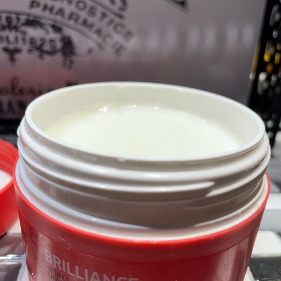 3/25$ Wella Invigo Brilliance 💕 - Picture 6 of 6